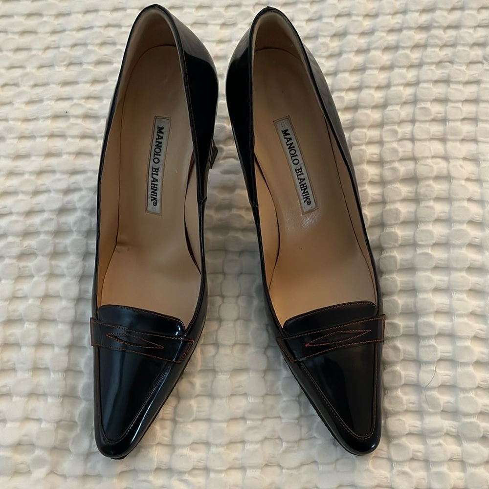 Monolo Blahnik Navy Point Toe Patent leather pump